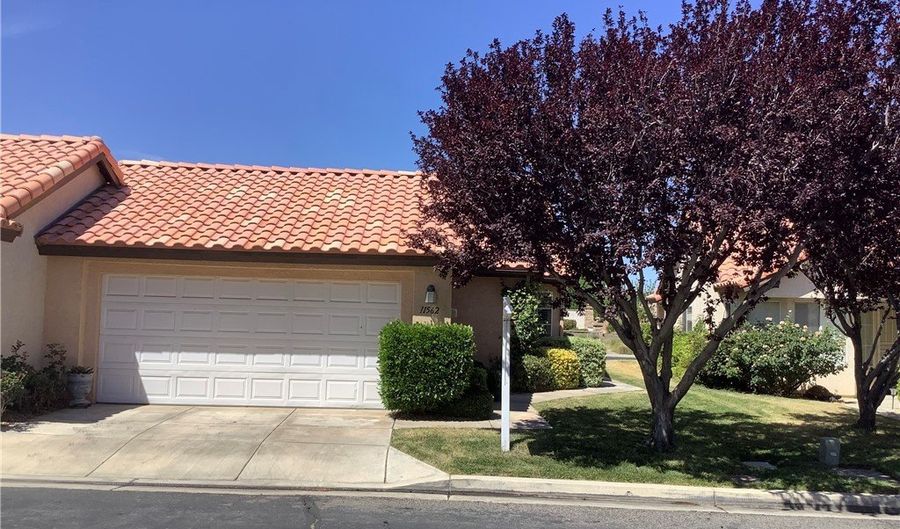 11562 Oak St, Apple Valley, CA 92308 - 2 Beds, 2 Bath