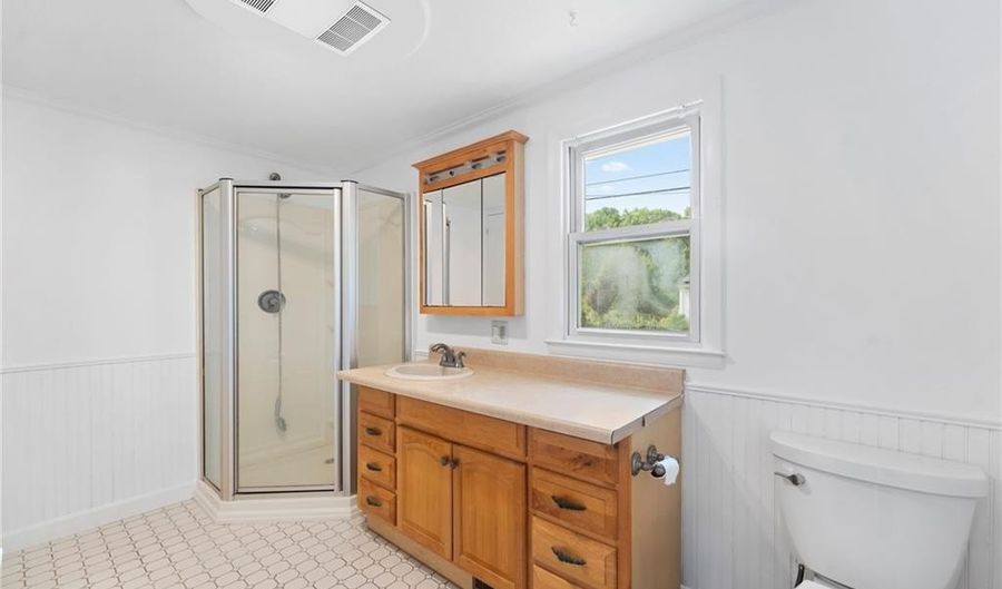 22 York Dr, Coventry, RI 02816 - 3 Beds, 2 Bath