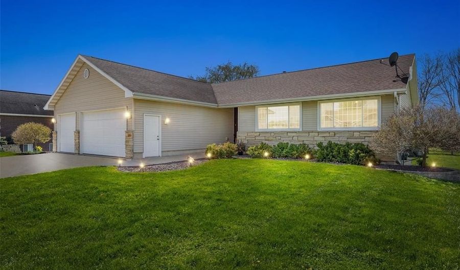 800 Kaitlynn Ave, Anamosa, IA 52205 - 4 Beds, 3 Bath