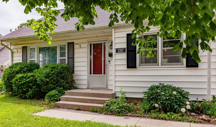 1311 Stafford Ave, Ames, IA 50010 - 4 Beds, 2 Bath