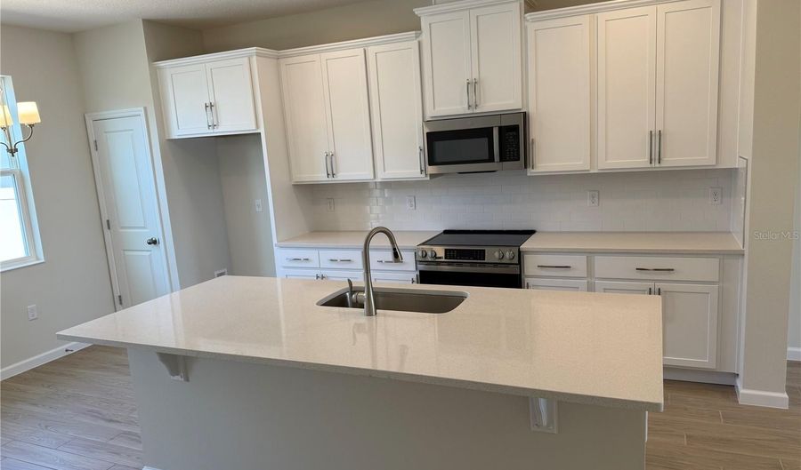 555 POTHOS St, Apopka, FL 32703 - 3 Beds, 3 Bath