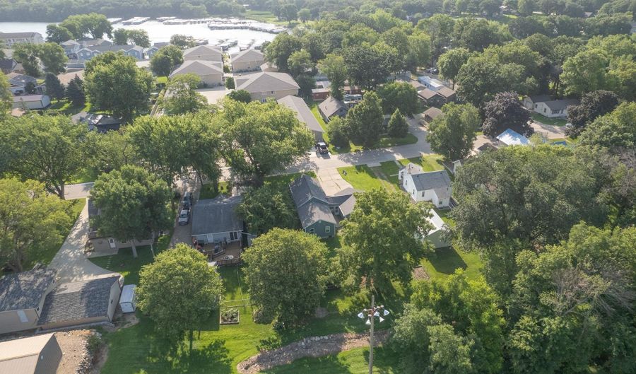 83 Rohr St, Arnolds Park, IA 51331 - 3 Beds, 1 Bath