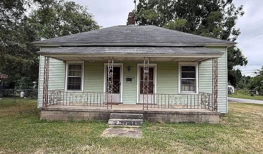 517 Barnwell St, Calhoun Falls, SC 29628 - 2 Beds, 1 Bath