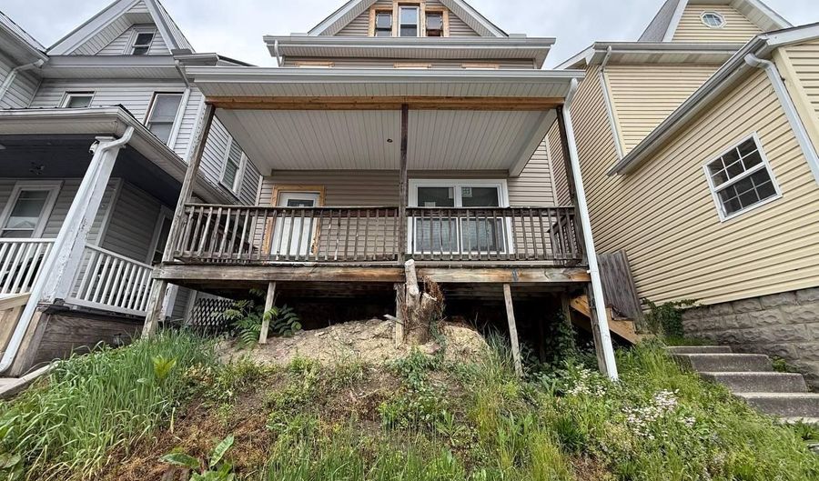 2520 W CHESTNUT Ave, Altoona, PA 16601 - 3 Beds, 1 Bath
