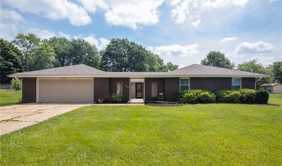 2207 N 154th Ter, Basehor, KS 66007 - 4 Beds, 3 Bath