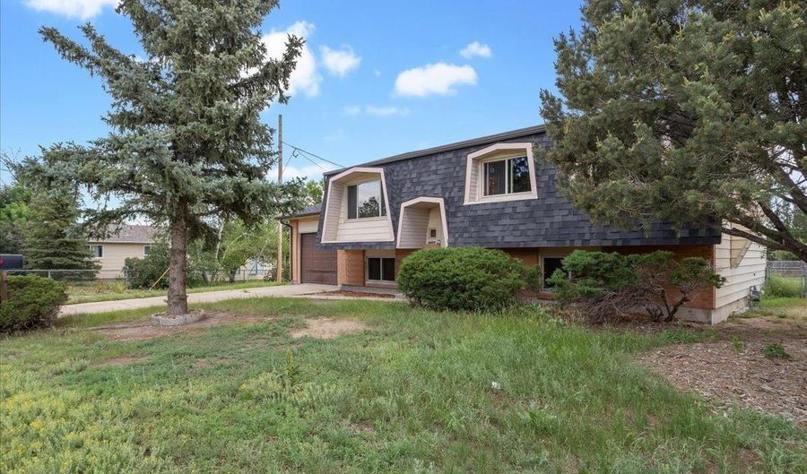 6921 POULOS Dr, Cheyenne, WY 82009 - 4 Beds, 2 Bath