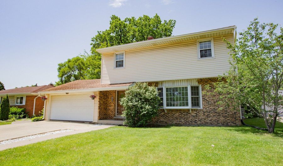 722 N Mavis Ln, Addison, IL 60101 - 3 Beds, 2 Bath