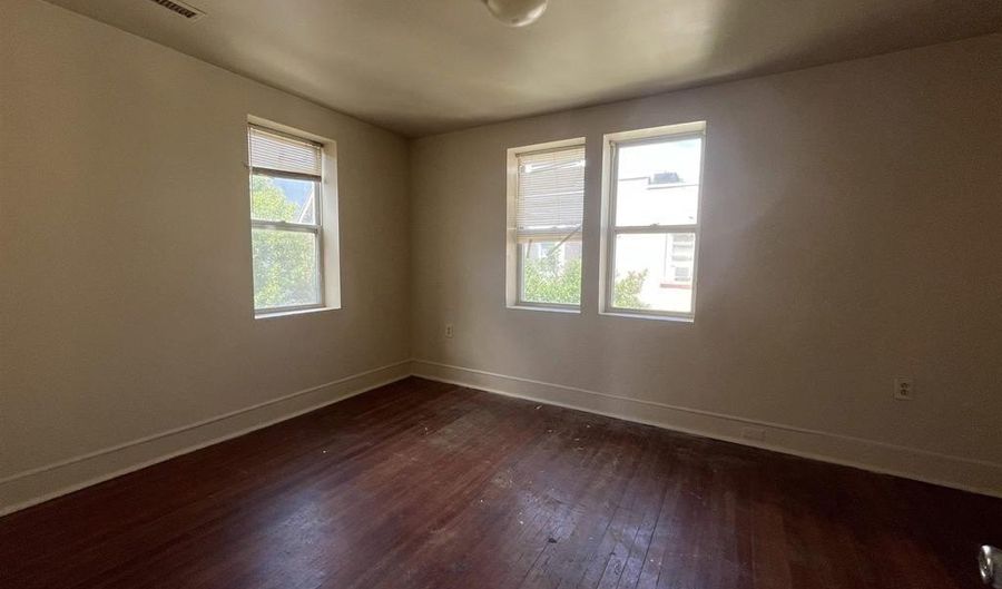 14 Belle Haven Ct, Atlantic City, NJ 08401 - 3 Beds, 2 Bath