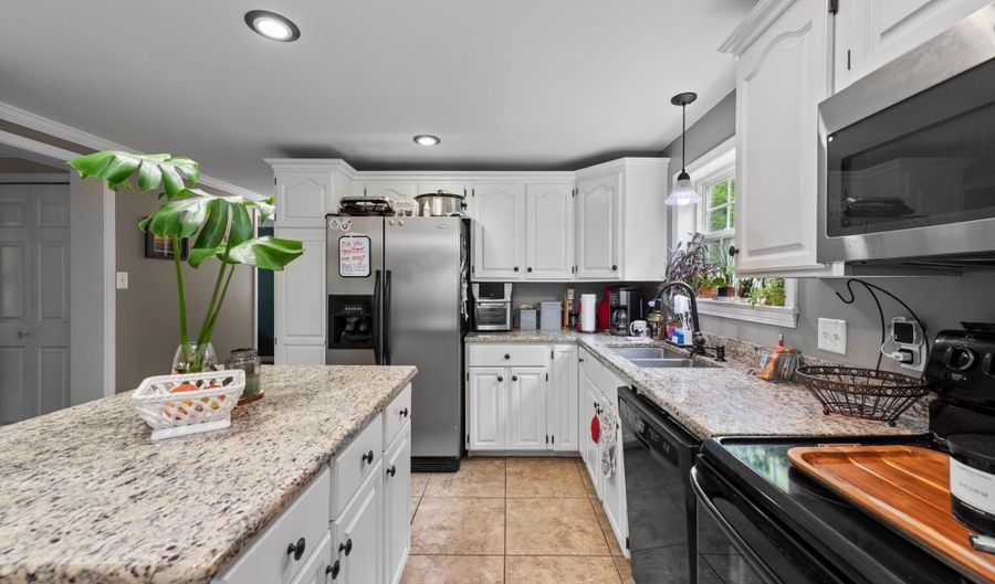 54 Ryder Rd, Campton, NH 03223 - 3 Beds, 4 Bath