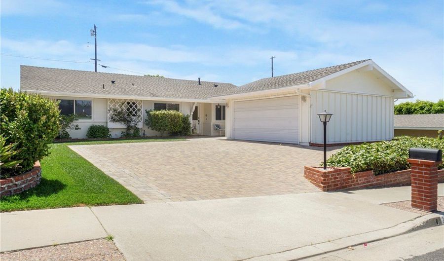 28231 Trailriders Dr, Rancho Palos Verdes, CA 90275 - 3 Beds, 2 Bath