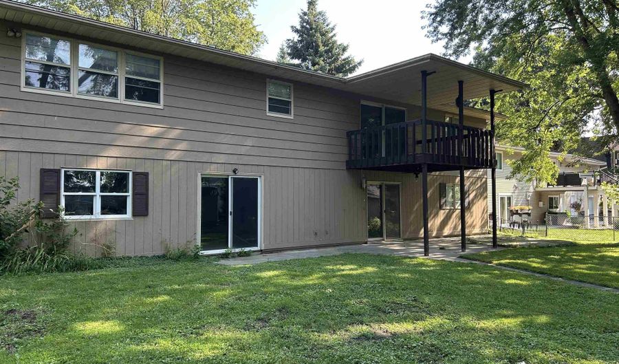 467 Rohr St, Arnolds Park, IA 51331 - 6 Beds, 1 Bath