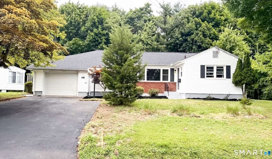 48 Oak Ridge Gate, Danbury, CT 06810 - 4 Beds, 3 Bath