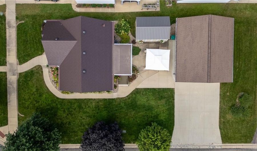 611 11th St SW, Austin, MN 55912 - 3 Beds, 2 Bath