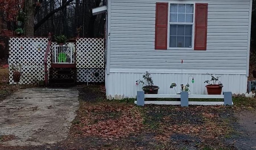 21 EDGEWOOD Ct 21, Felton, DE 19943 - 2 Beds, 2 Bath