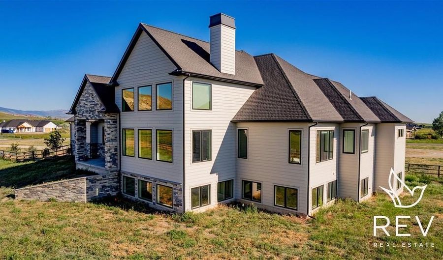 44 Sugar Bars Dr, Cody, WY 82414 - 7 Beds, 3 Bath