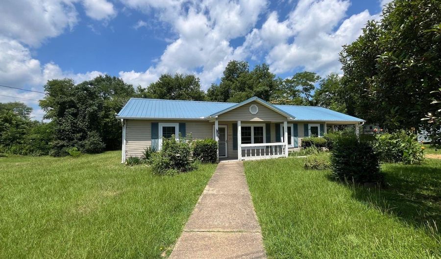135 N 17th St, Arkadelphia, AR 71923 - 2 Beds, 2 Bath
