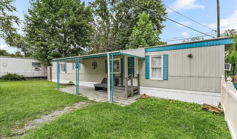 1200 BROADWAY Ave, Reading, PA 19606 - 2 Beds, 1 Bath