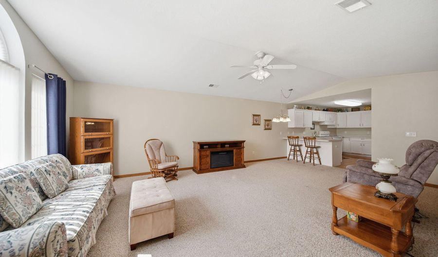 2503 Lakewood Dr, Adrian, MI 49221 - 2 Beds, 2 Bath