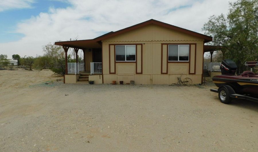 25342 Horseshoe Ln, Bouse, AZ 85325 - 3 Beds, 2 Bath