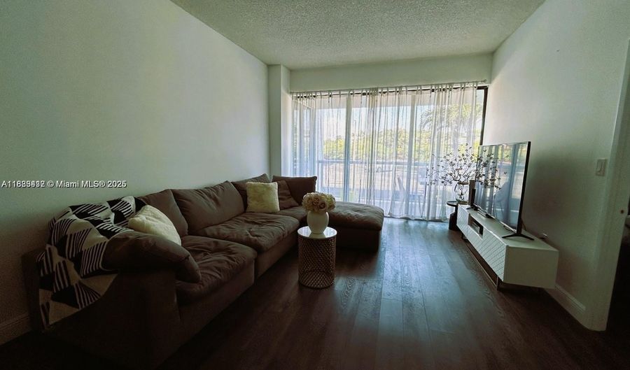 20515 E Country Club Dr 142, Aventura, FL 33180 - 2 Beds, 2 Bath
