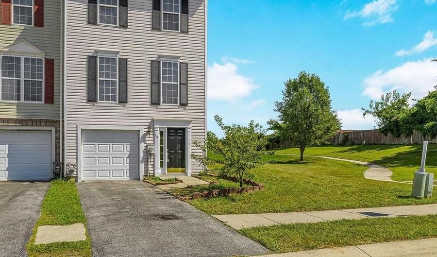 15 S TRIBBIT Ave, Bear, DE 19701 - 4 Beds, 4 Bath