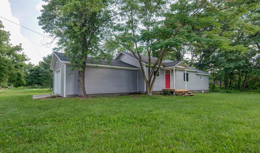 5103 Private Rd 1194, Aurora, MO 65605 - 3 Beds, 2 Bath