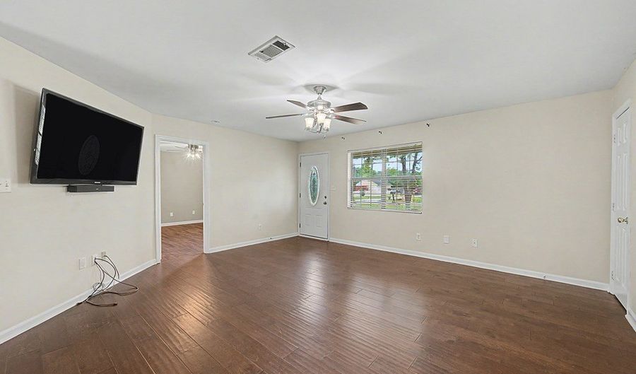 107 Clinton Ln, Albany, GA 31701 - 3 Beds, 2 Bath