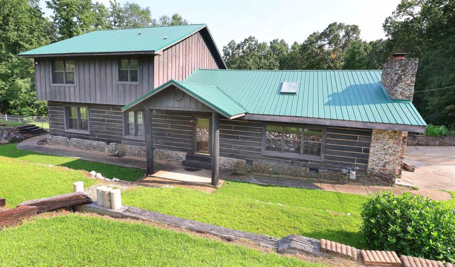 100 CLARK Ct, Anniston, AL 36201 - 5 Beds, 2 Bath