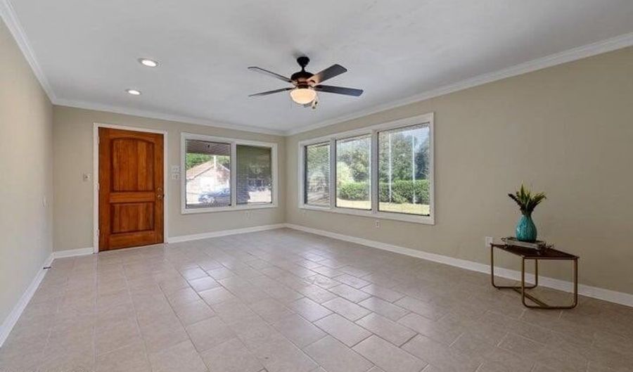 320 Lakeview Blvd, Biloxi, MS 39531 - 3 Beds, 2 Bath