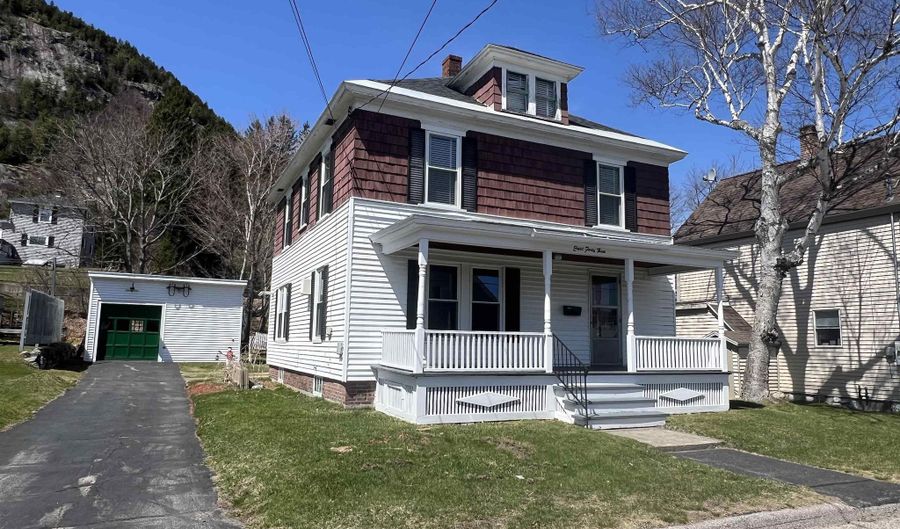 843 5th Ave, Berlin, NH 03570 - 4 Beds, 2 Bath