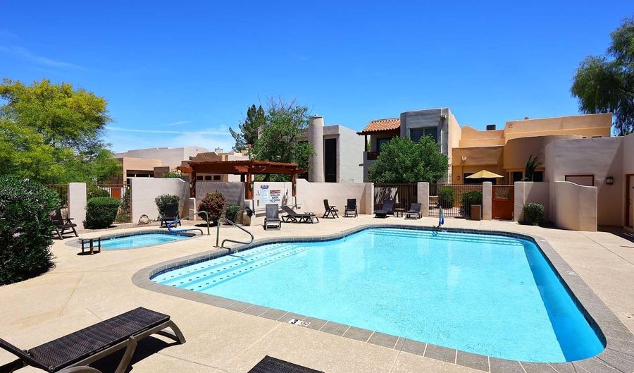 333 N PENNINGTON Dr 66, Chandler, AZ 85224 - 3 Beds, 3 Bath