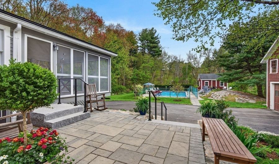 14 Ballardvale Rd, Andover, MA 01810 - 5 Beds, 2 Bath