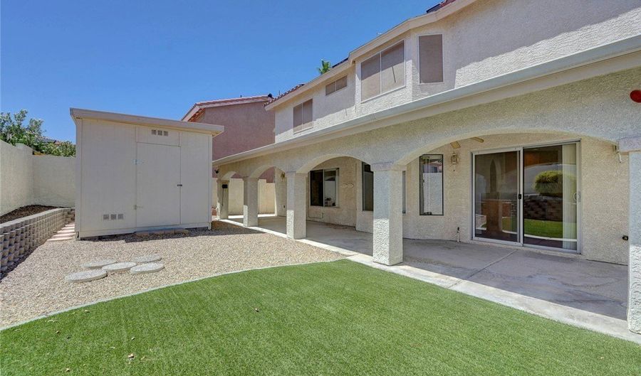 1465 Lodgepole Dr, Henderson, NV 89014 - 5 Beds, 3 Bath