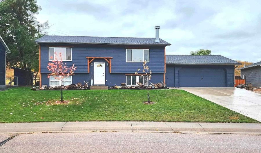 5809 W Elmwood Dr, Blackhawk, SD 57718 - 3 Beds, 3 Bath