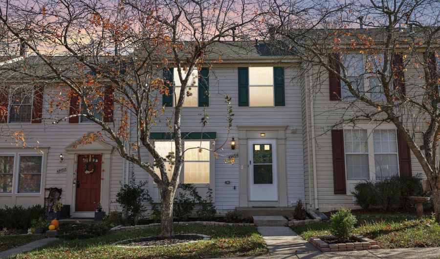 43494 POSTRAIL Sq, Ashburn, VA 20147 - 3 Beds, 4 Bath