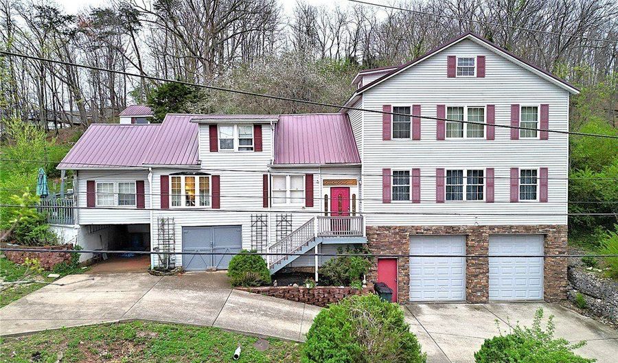 1520 Hash Ridge Rd, Barboursville, WV 25504 - 6 Beds, 4 Bath