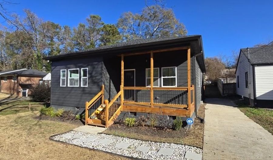 639 Ozburn Rd NW, Atlanta, GA 30318 - 3 Beds, 2 Bath