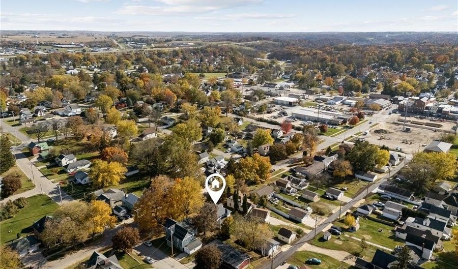 218 N Huber St, Anamosa, IA 52205 - 4 Beds, 2 Bath