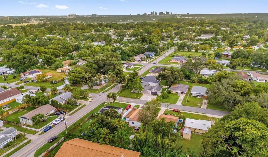 907 NEUSE Ave, Orlando, FL 32804 - 3 Beds, 2 Bath