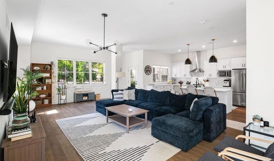 628 LEVERINGTON Ave 1, Philadelphia, PA 19128 - 4 Beds, 5 Bath