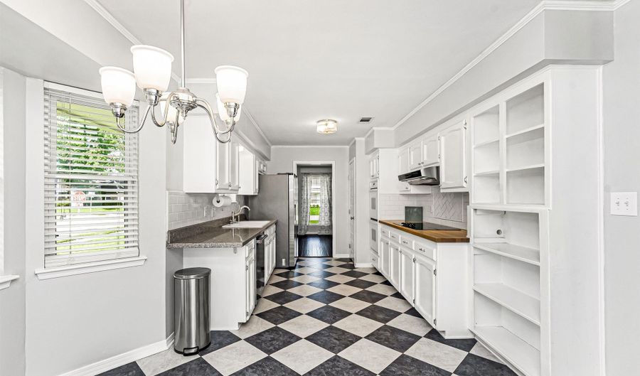 4112 Pine Park Dr, Baton Rouge, LA 70809 - 4 Beds, 3 Bath