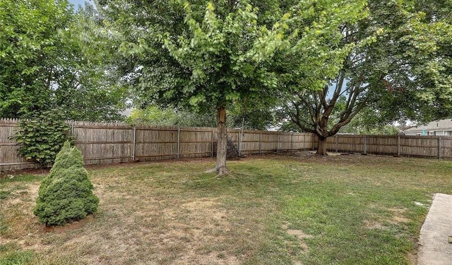 248 Don Ave, East Providence, RI 02916 - 3 Beds, 1 Bath