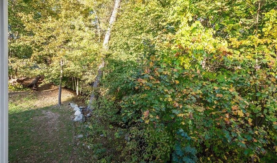 25 Manville Hill Rd, Cumberland, RI 02864 - 2 Beds, 1 Bath