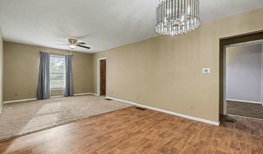 605 N 7 St, Arlington, NE 68002 - 2 Beds, 1 Bath