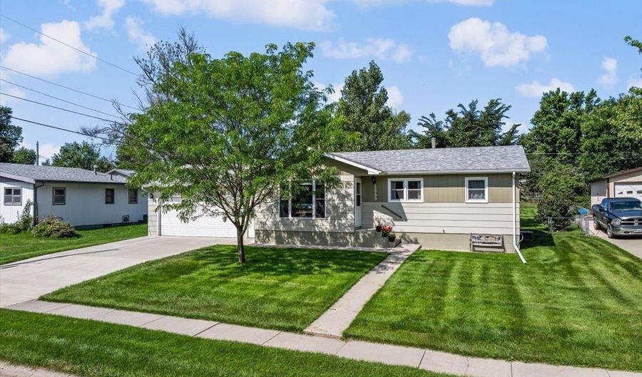 2050 12th Ave, Belle Fourche, SD 57717 - 4 Beds, 2 Bath