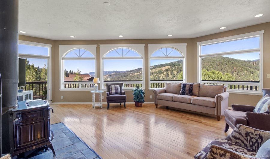 65 Peregrine, Boise, ID 83716 - 5 Beds, 4 Bath