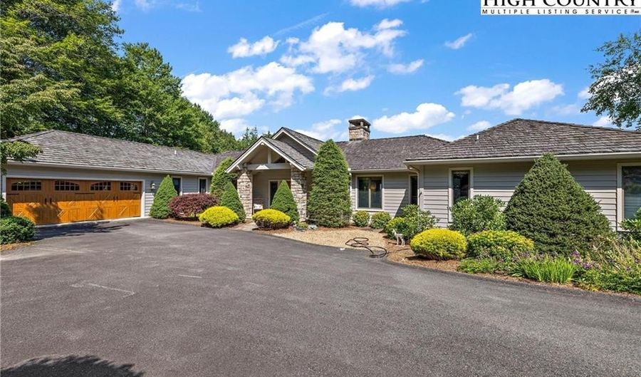 169 Goldfinch Ct, Banner Elk, NC 28604 - 4 Beds, 7 Bath
