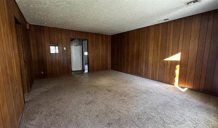 1525 19th St, Cody, WY 82414 - 3 Beds, 1 Bath