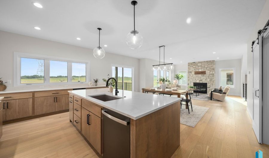 1517 W Autumn Cir, Brandon, SD 57005 - 5 Beds, 4 Bath