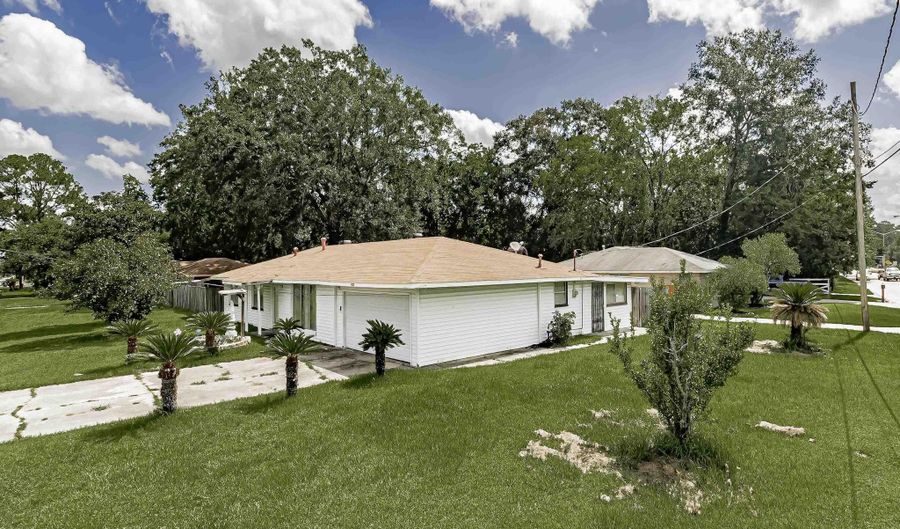 8320 Sharon Hills Blvd, Baton Rouge, LA 70811 - 3 Beds, 2 Bath